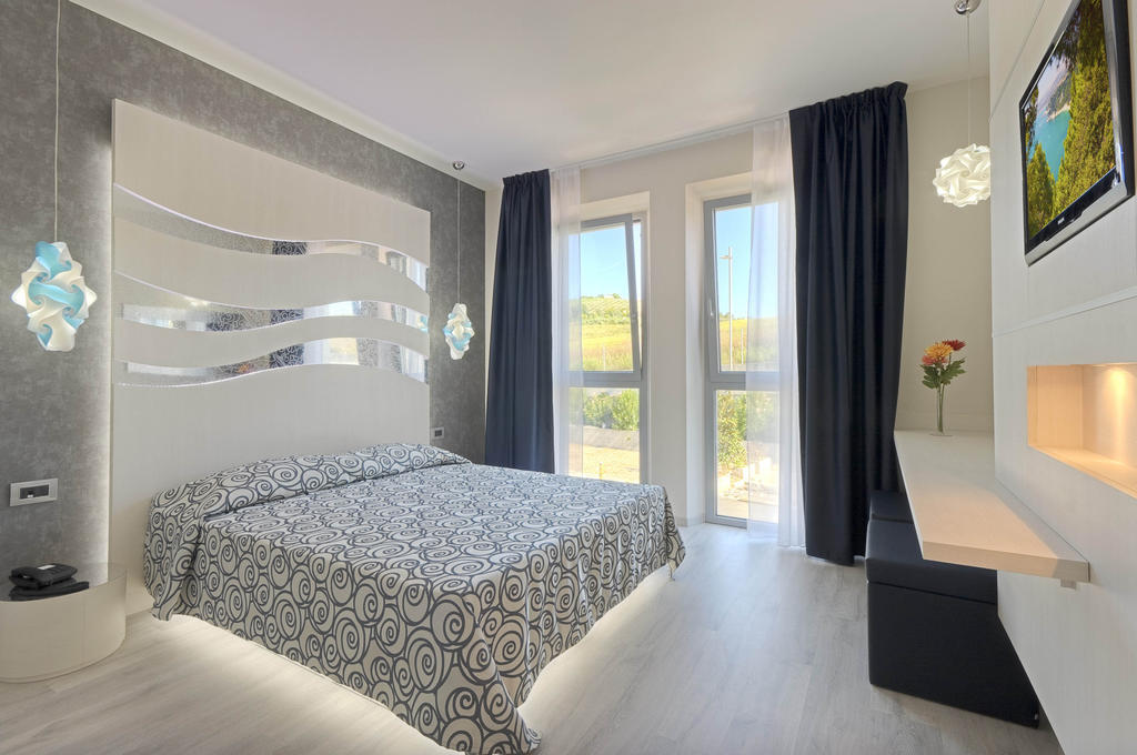 La Perla Hotel Camerano Szoba fotó